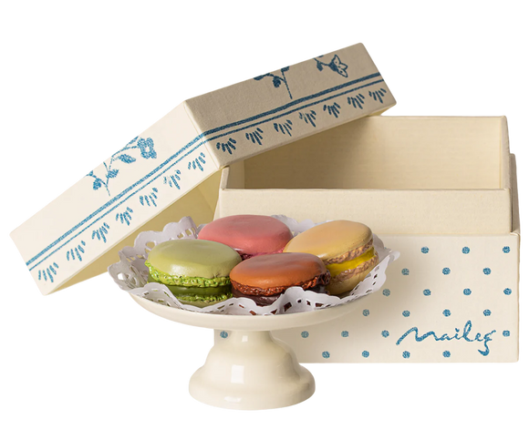 Macarons et Chocolat Chaud